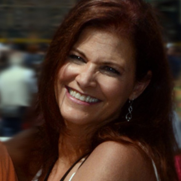 Meet your Posher, Gwynette - Picture 2 of 2